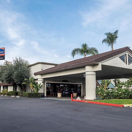 Howard Johnson By Wyndham Fullerton/Anaheim Conference Cntr Hotel Екстериор снимка