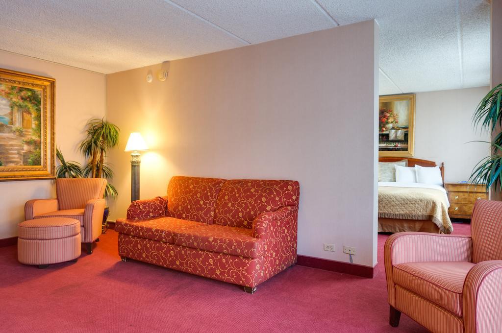 Howard Johnson By Wyndham Fullerton/Anaheim Conference Cntr Екстериор снимка