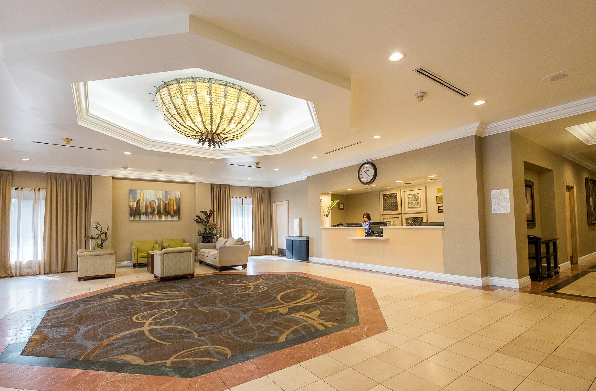 Howard Johnson By Wyndham Fullerton/Anaheim Conference Cntr Екстериор снимка