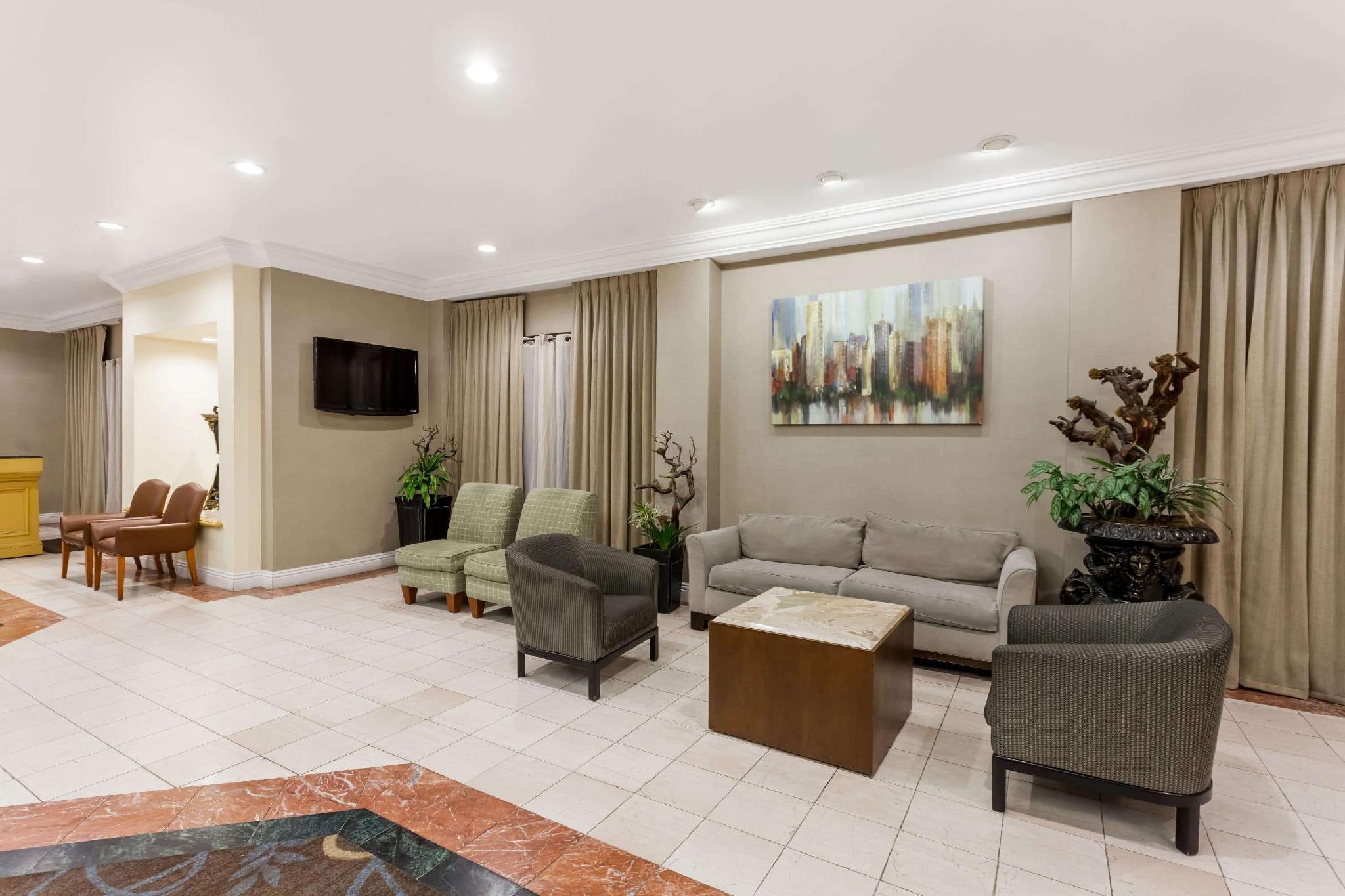 Howard Johnson By Wyndham Fullerton/Anaheim Conference Cntr Екстериор снимка