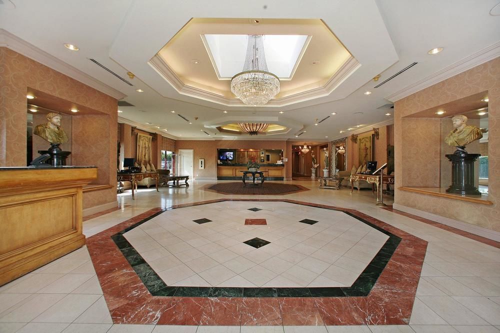 Howard Johnson By Wyndham Fullerton/Anaheim Conference Cntr Екстериор снимка