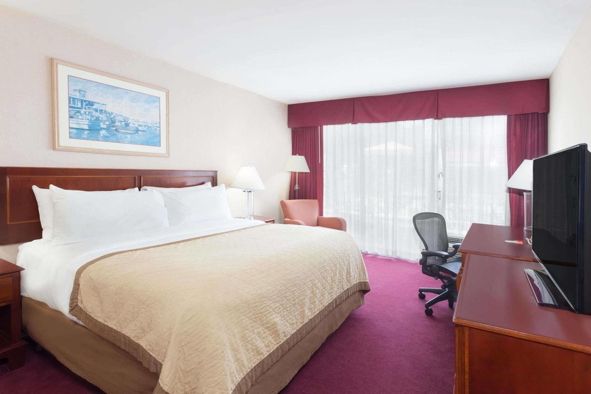 Howard Johnson By Wyndham Fullerton/Anaheim Conference Cntr Екстериор снимка